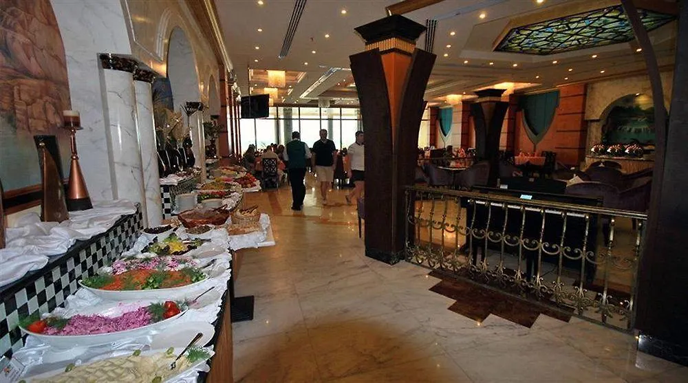 Royal Beach Resort & Spa Sharjah 5*,