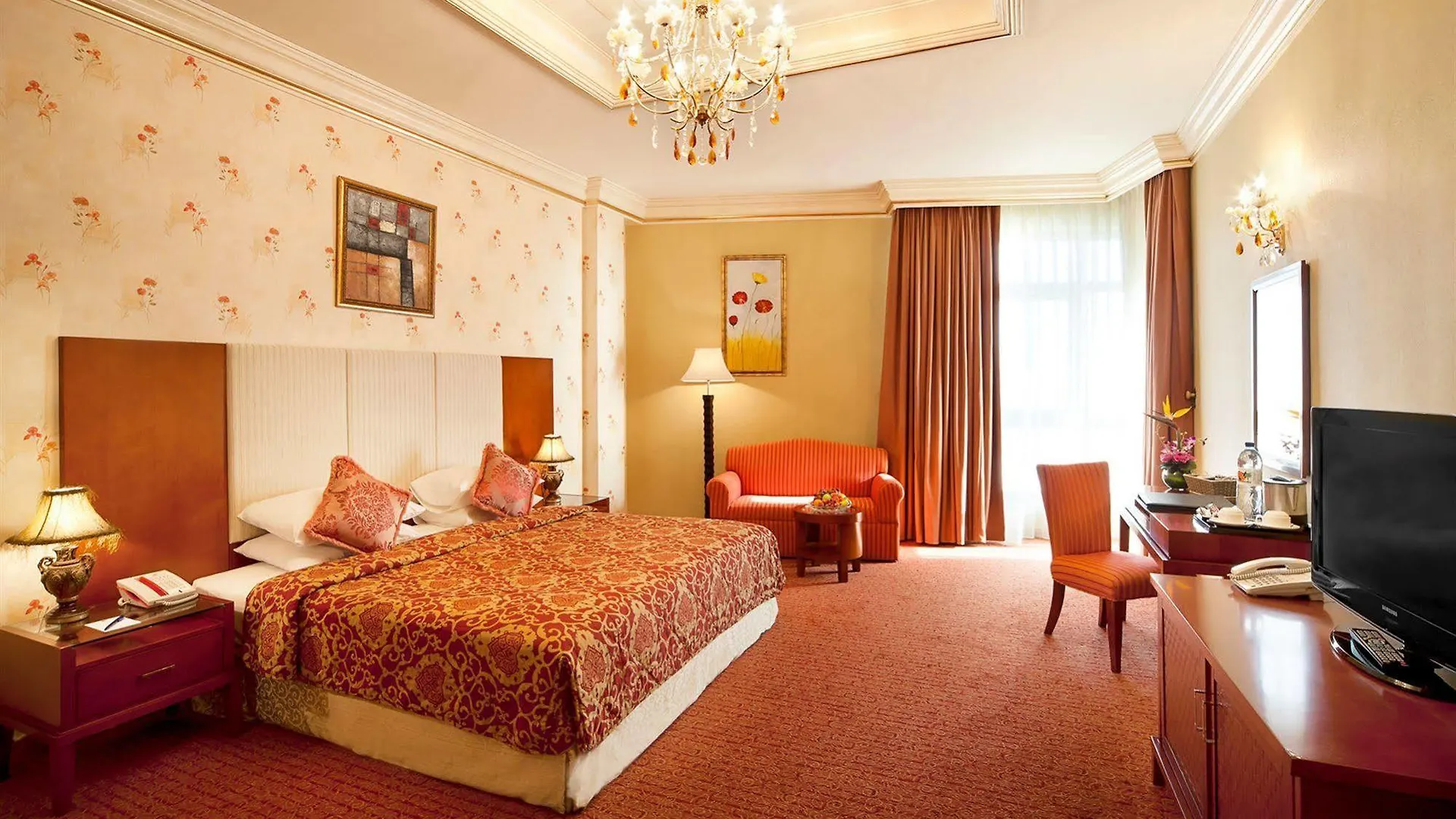 Royal Beach Resort & Spa Sharjah 5*,