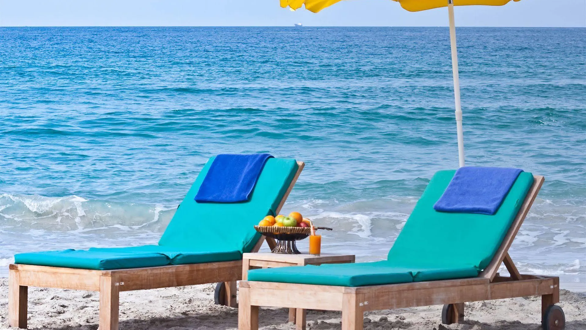 Royal Beach Resort & Spa Sharjah 5*,